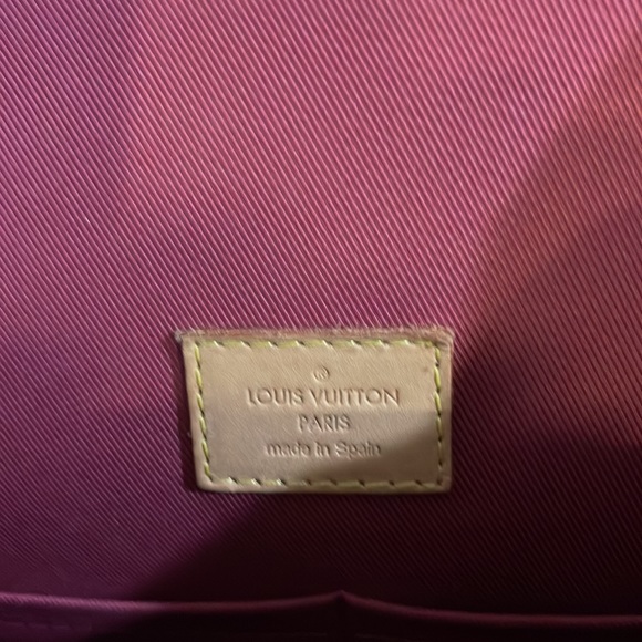 Authentic LV Cluny Bag in Monogram - Picture 5 of 10